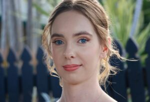 Lara Peake Parents: Who Are They?